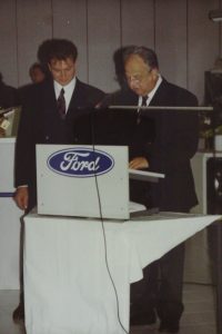 Neubau und Umzug des Ford Autohaus Stegmaier GmbH. Thomas Stegmaier wurde als Geschäftführer eingesetzt.
